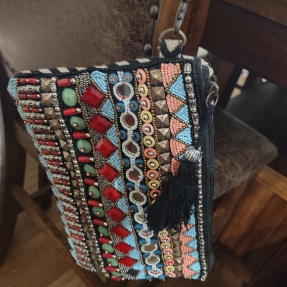 NWOT Large Jeweled Wristlet - Picture 2 of 9